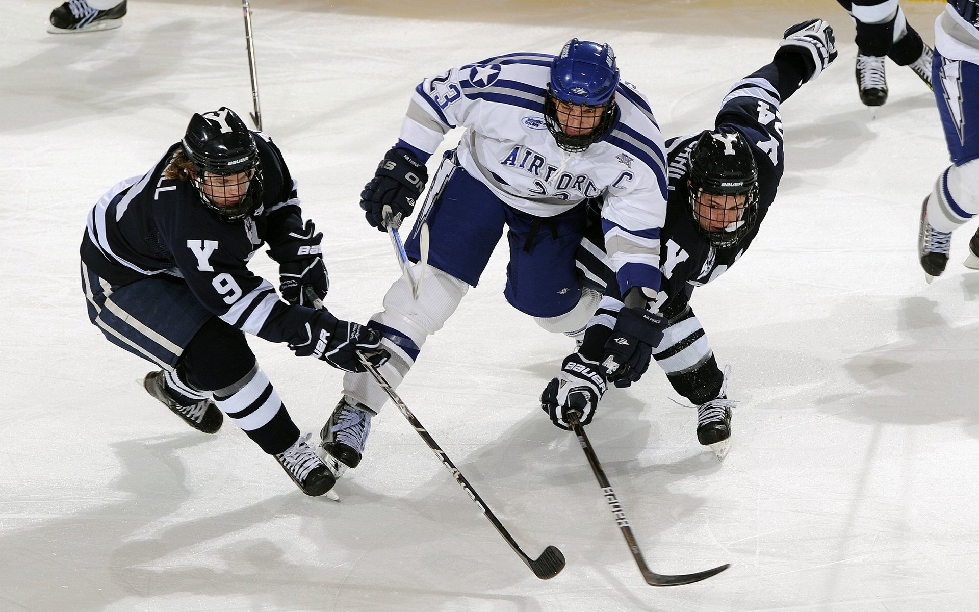 足球裁判引入高清视频分析，裁判水平全面提升，足球裁判基础知识