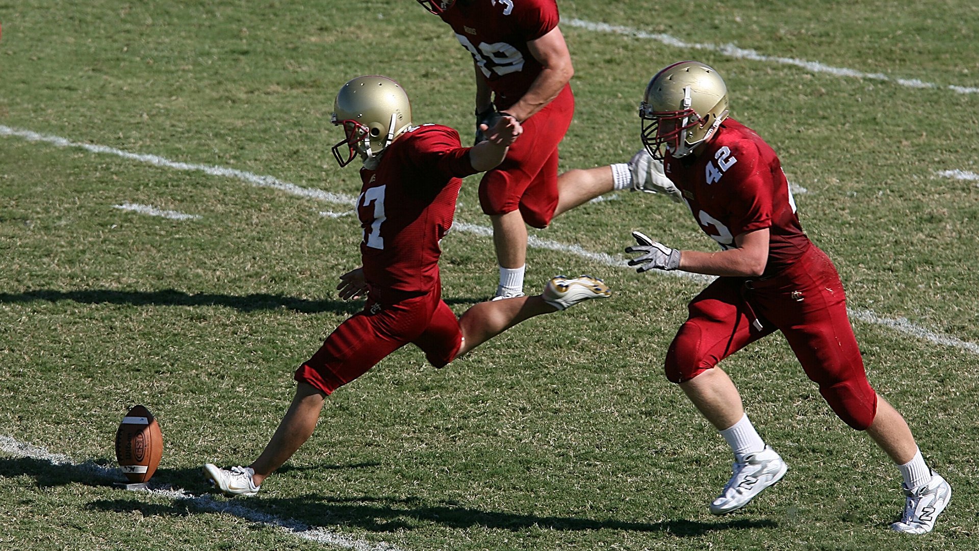 足球裁判引入高清视频分析，裁判水平全面提升，足球裁判基础知识